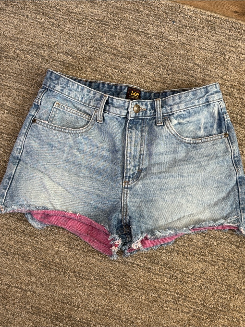 Lee light-wash hight rise distressed women's denim cutoff shorts